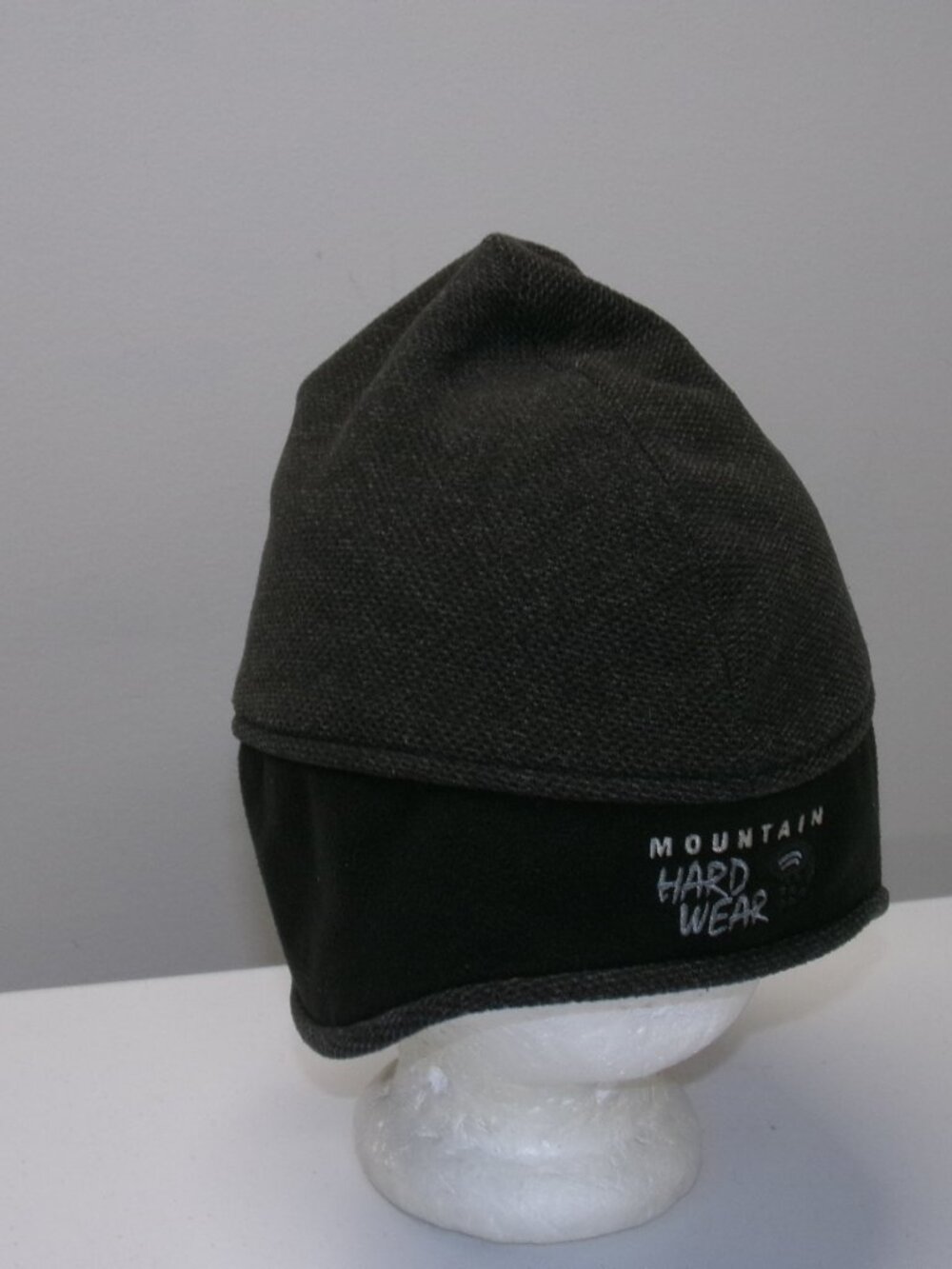 Mountain Hardwear Air Shield Elite Gray and Black Beanie Ski Cap Earflap Mens XL